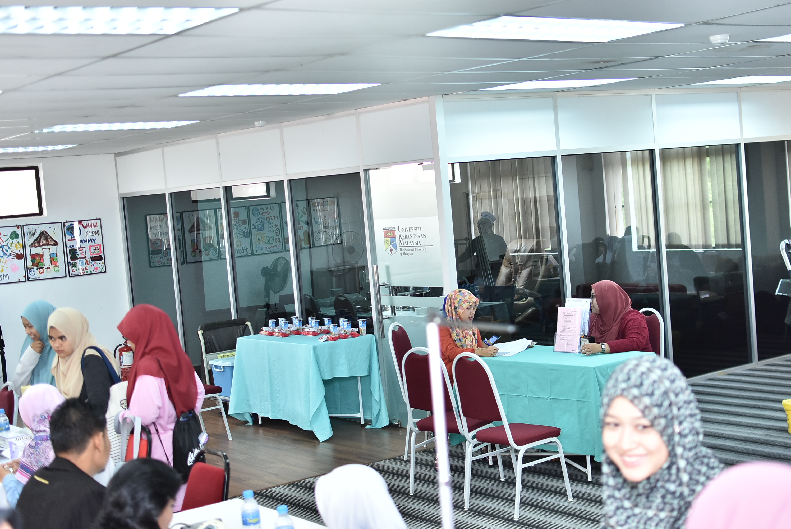 UKM 9042